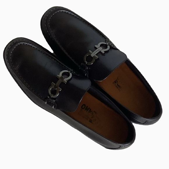 Salvatore Ferragamo Gancini Leather Loafers made in Italy. Size 10 - Picture 2 of 12